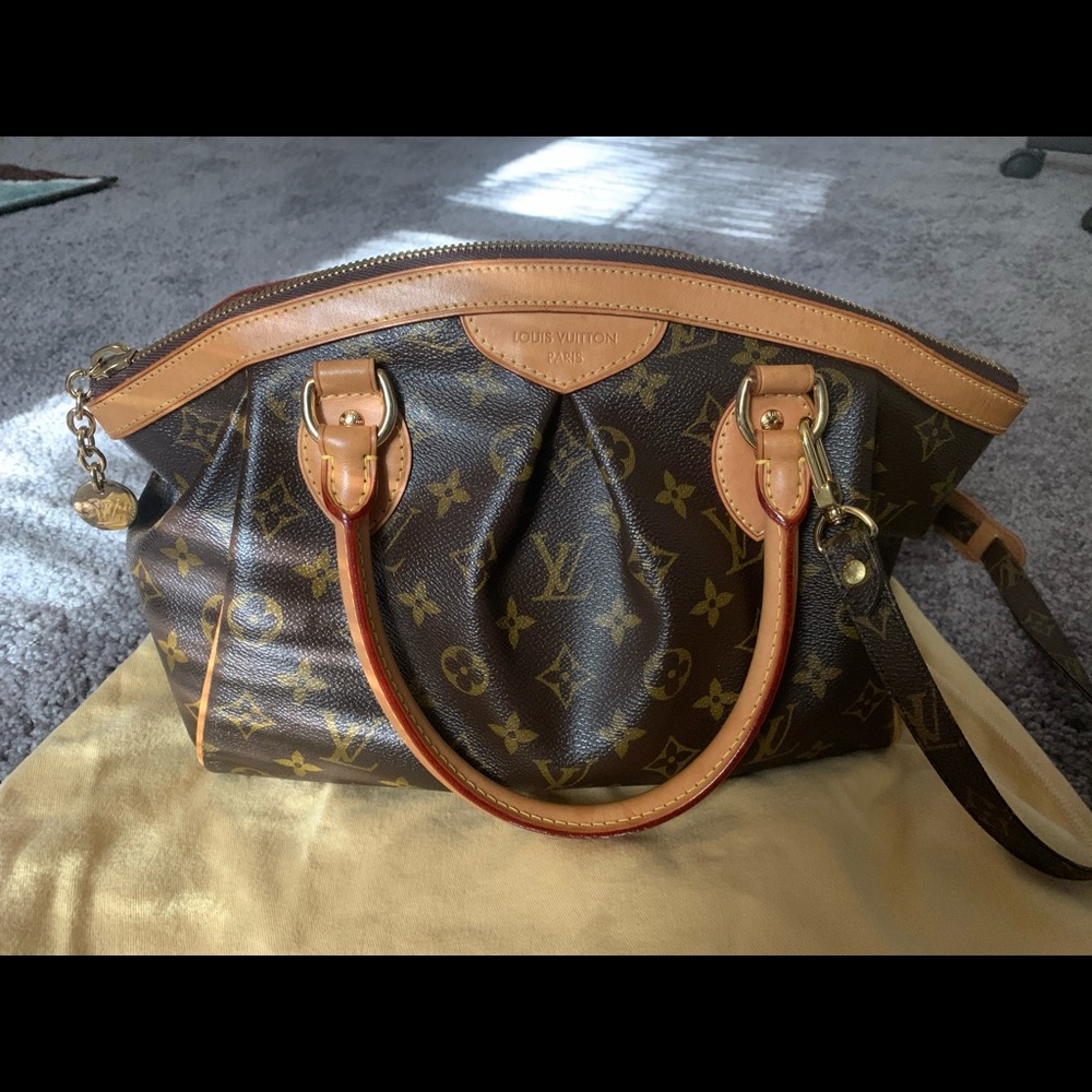 Women’s Louis Vuitton handbag